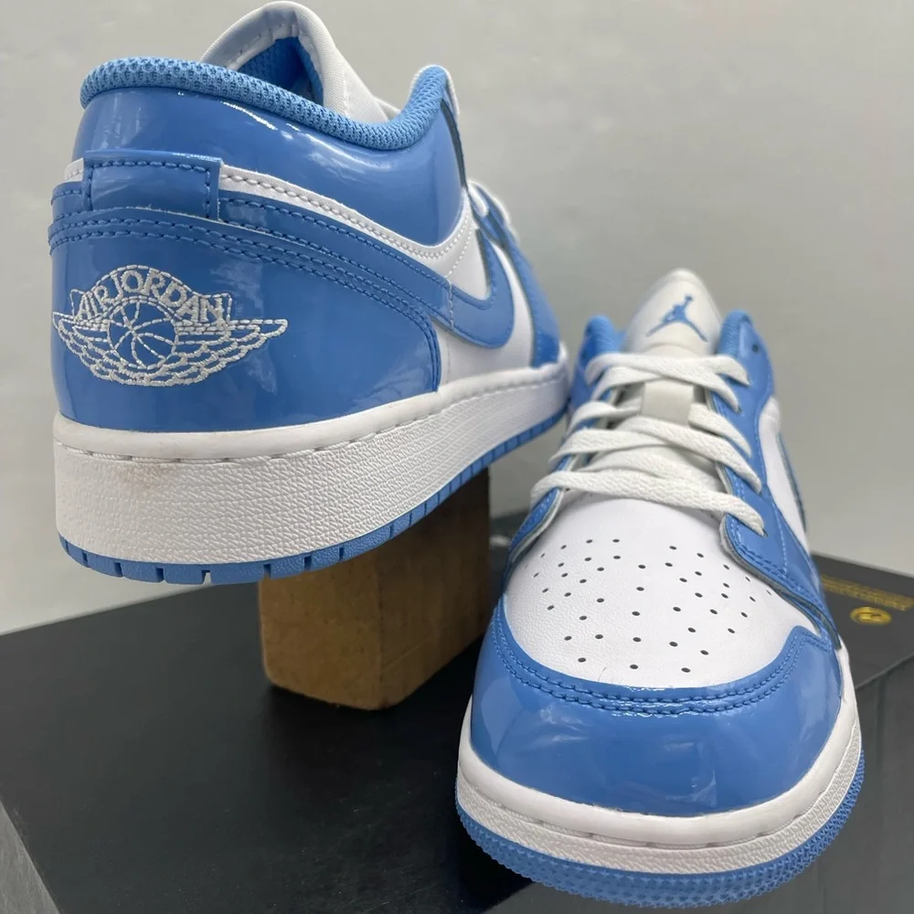Jordan WMNS AIR JORDAN 1 LOW SE 
WHITE/LEGEND BLUE FZ3929 114
 Sneakers - Picture 10 of 16